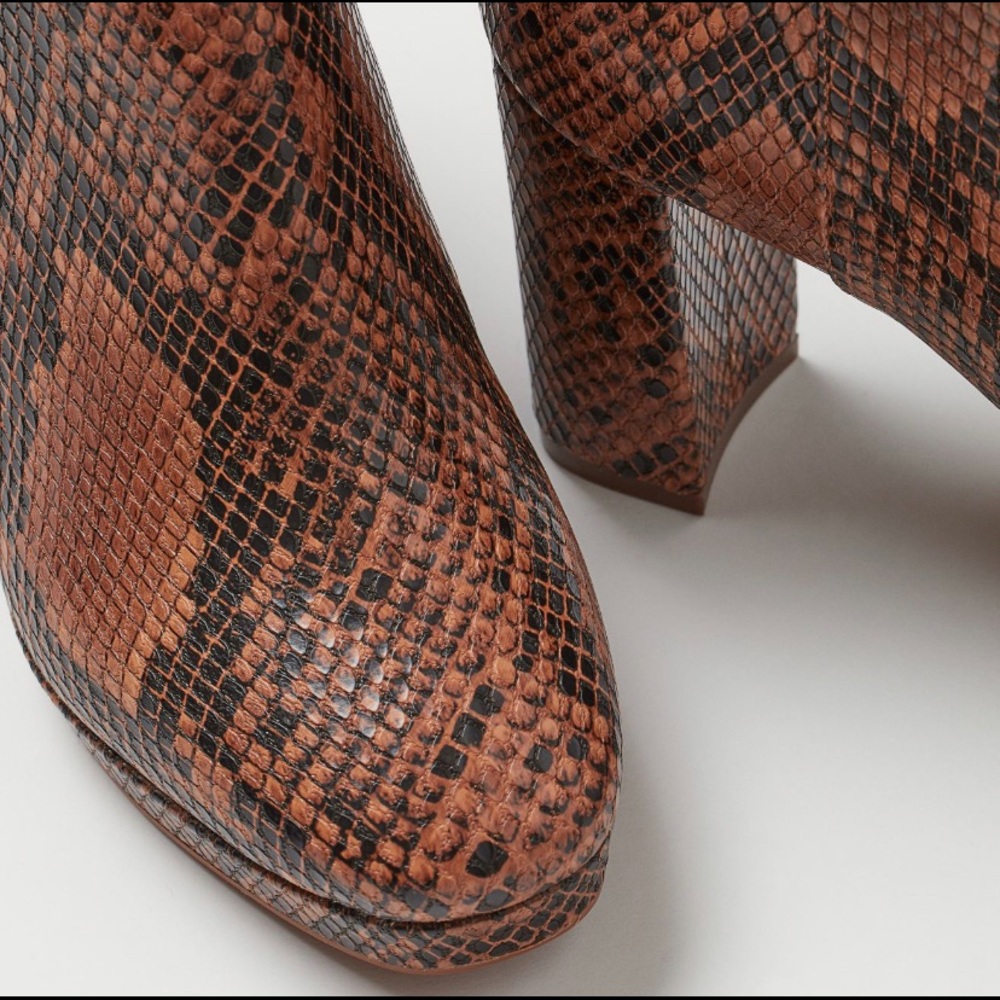 NWT- H&M BROWN SNAKESKIN PLATFORM ANKLE BOOTS-  EU SIZE 40 & 41